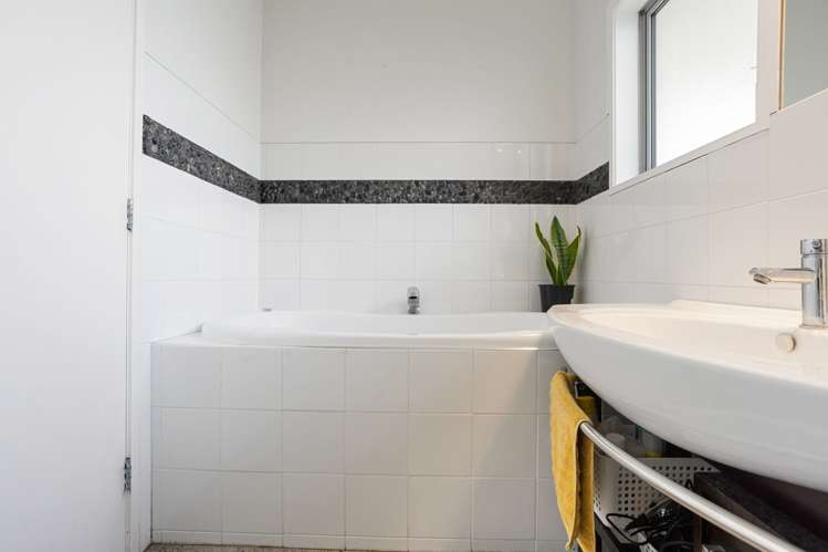 2B Roach Street Maeroa_13