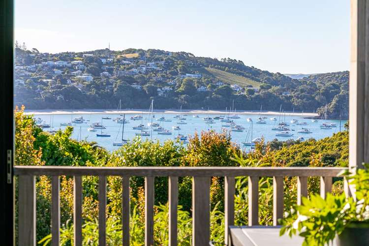 27 Queens Drive Oneroa_16