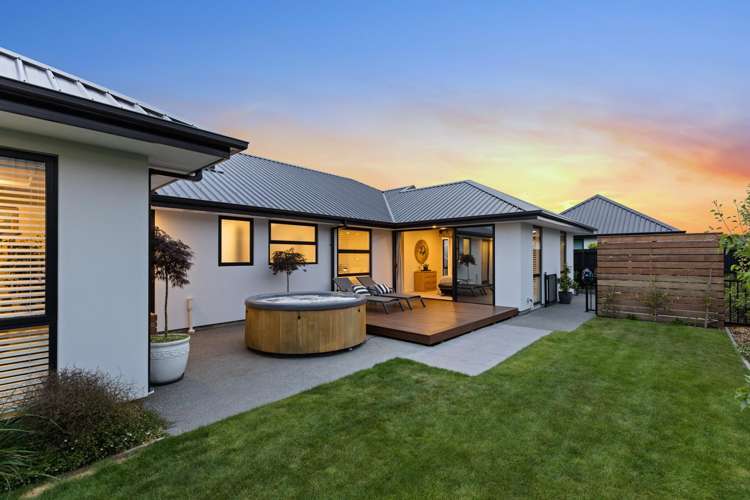 68 Vernon Drive Lincoln_26