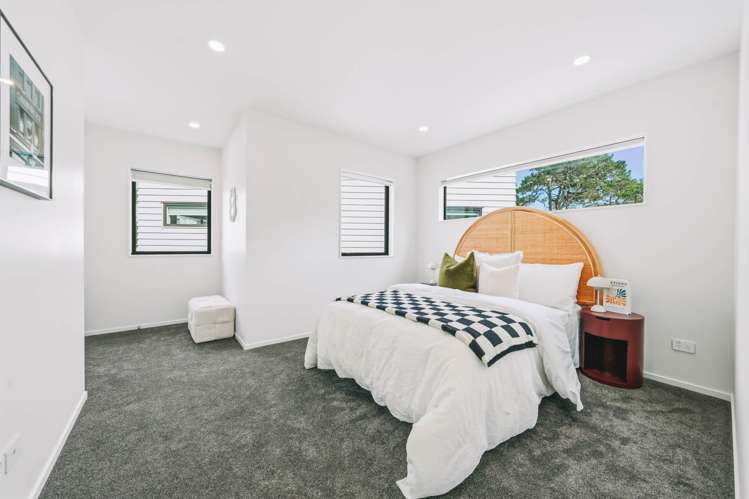8-10 Lowtherhurst Road Massey_11