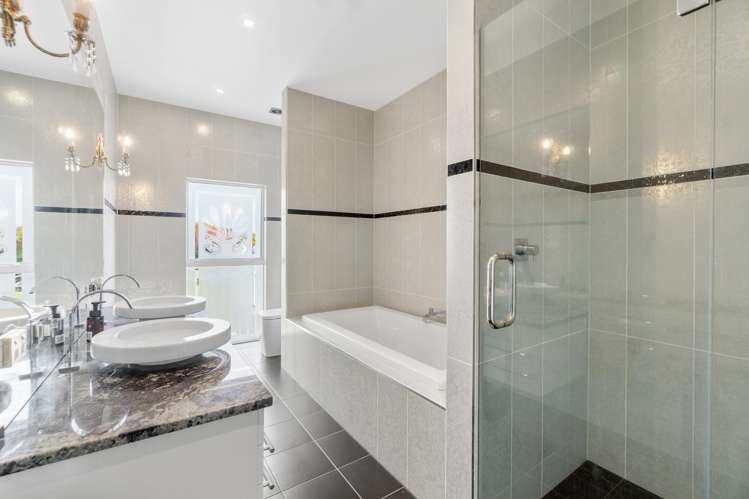64 Porterfield Road Whitford_21