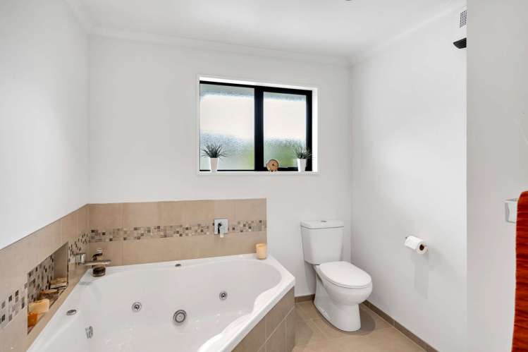 29 Araucana Way Burwood_22