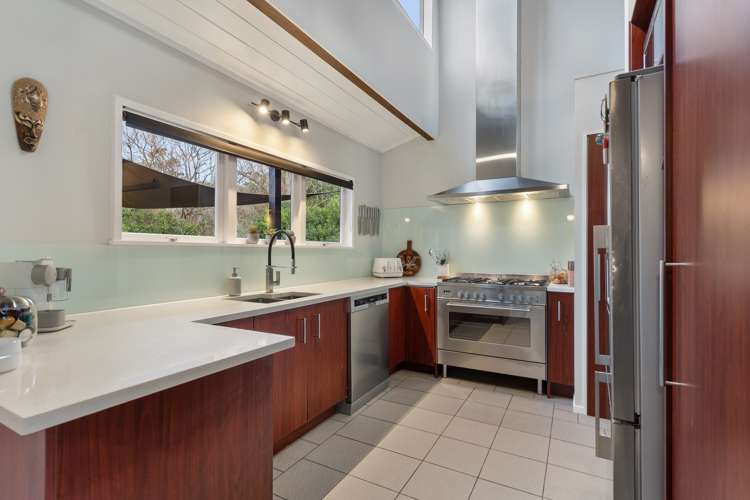 520 West Coast Road Oratia_9