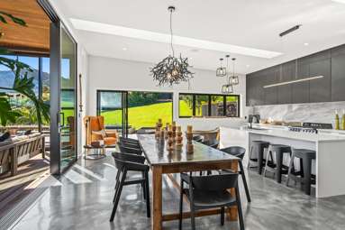 120 Robert Hastie Drive_3
