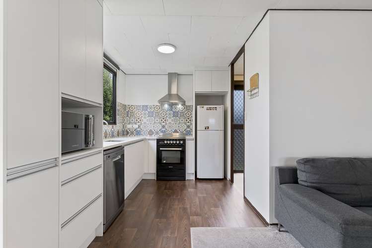 2/88b Kelvin Road Papakura_8