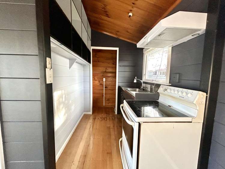 76A Riverside Drive 11597_5
