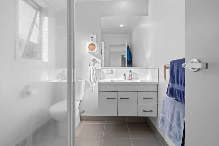 51 Sunningdale Street Wattle Downs_12