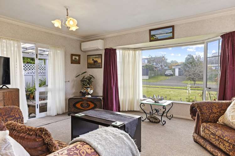 2/27 Arama Street_3