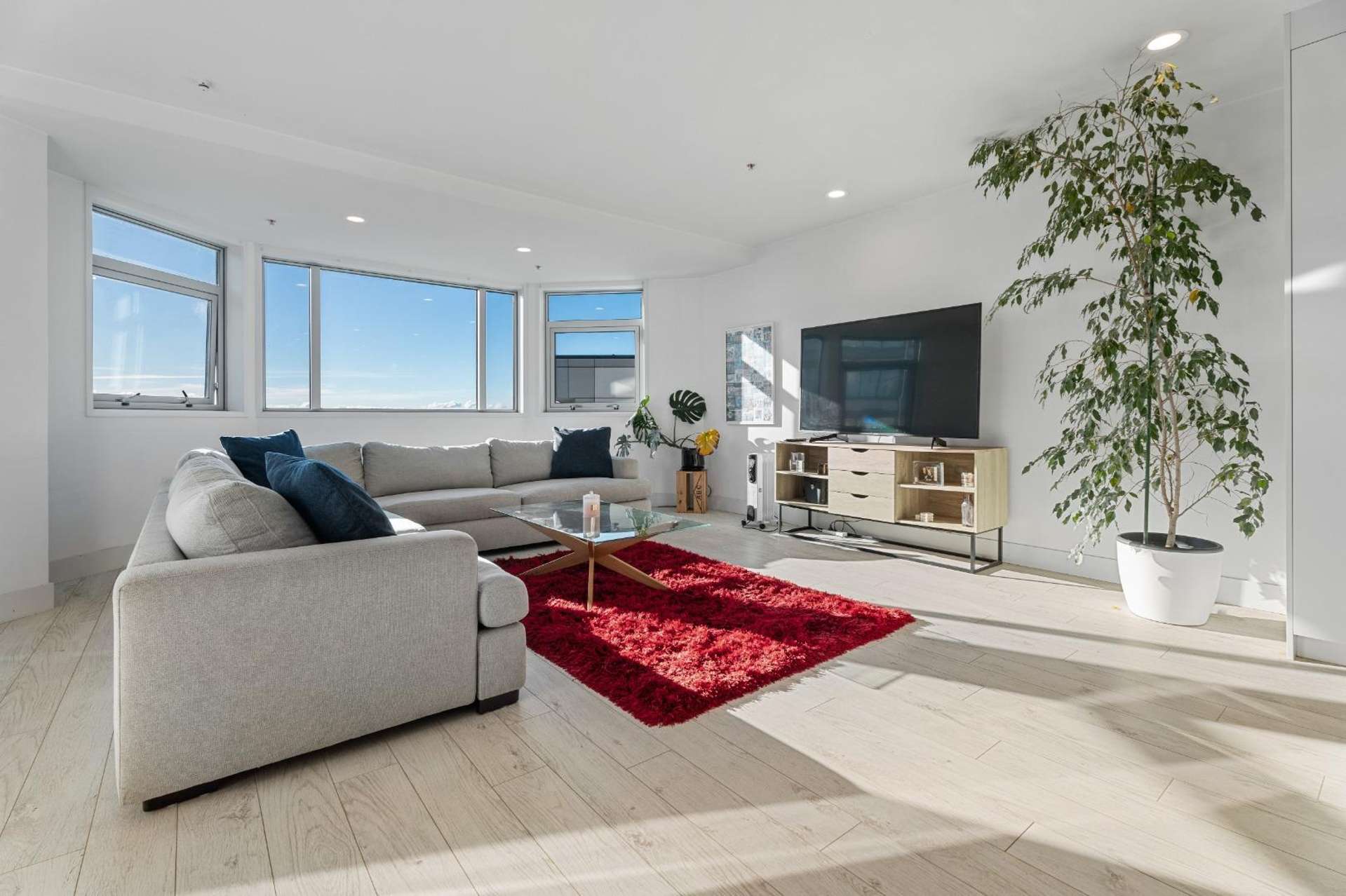 8H/205 Hobson Street 10015_0