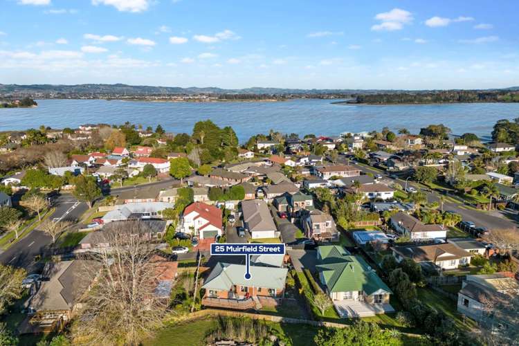 25 Muirfield Street Wattle Downs_17