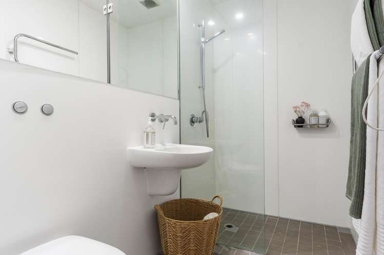 202/22 Fisher-Point Drive Freemans Bay_8