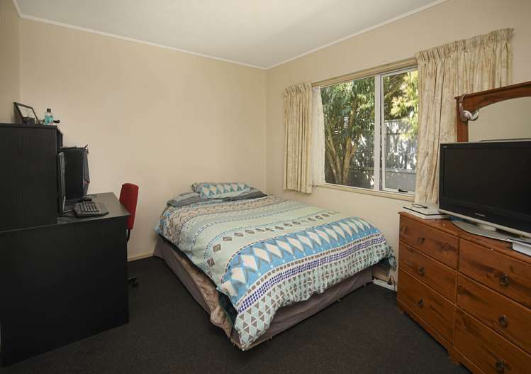 2/6 Manson Avenue Stoke_9