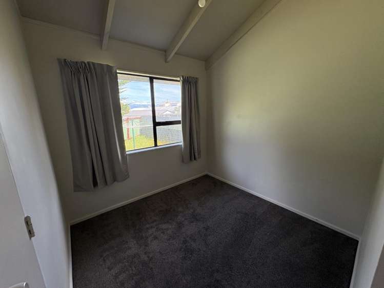 26A Hennessey Street East (left) 1207_4