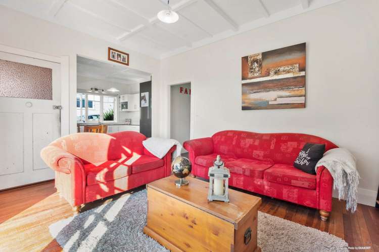 65 Clayburn Road Glen Eden_5