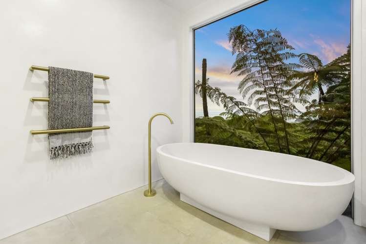 70 Scenic Drive Titirangi_24
