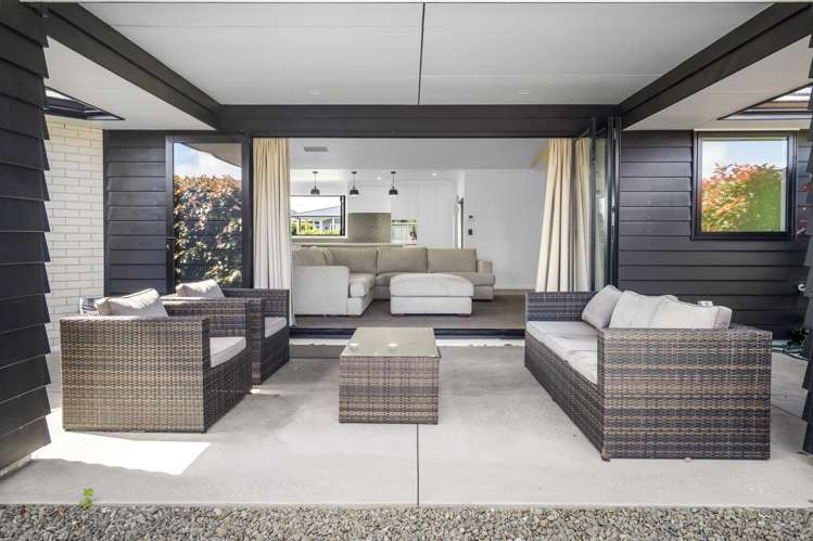 47 Alan Livingston Drive Cambridge_2