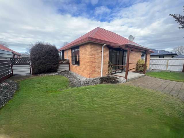 2/91 Chalmers Ave Ashburton_1