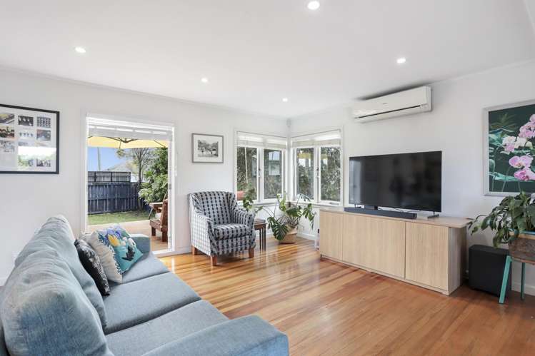 697 Te Atatu Road Te Atatu Peninsula_2