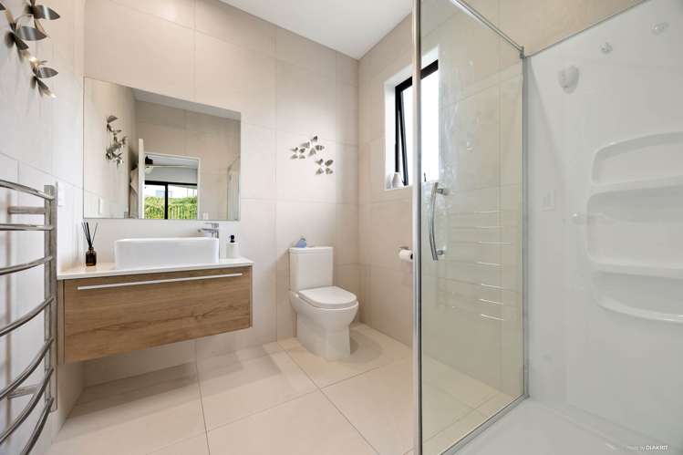 63 Angiangi Crescent Beachlands_12