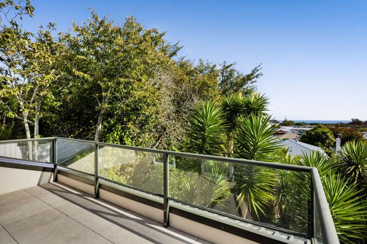 6 Mayfair Place Westown_21