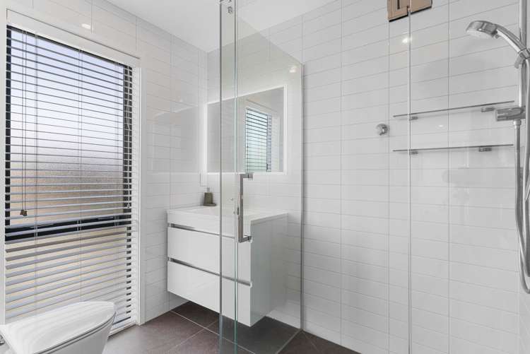 6 Reg Pearce Way Glen Innes_16