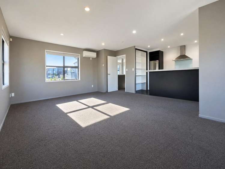  A/5 Adelaide Street Petone_9