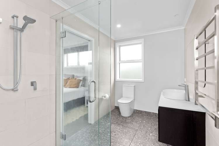 17 West Place Greenmeadows_10