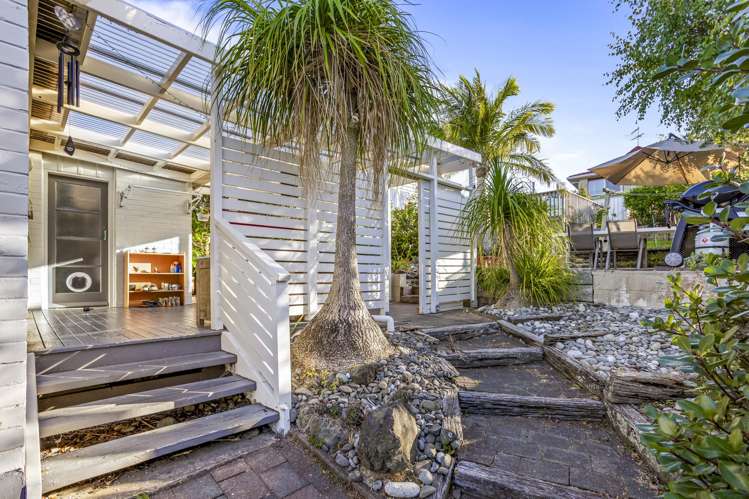 8 Swann Beach Road Stanmore Bay_11