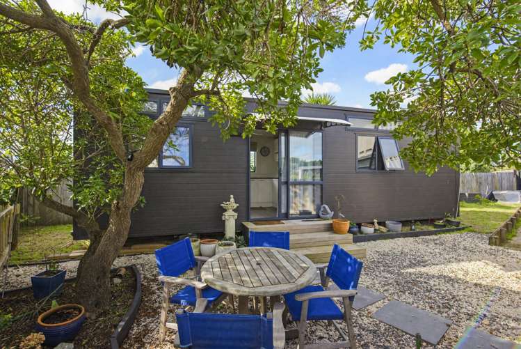 10 Arataki Grove Waitarere Beach_16