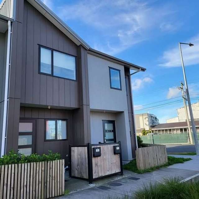 1 Eileen Newey Place Henderson_2