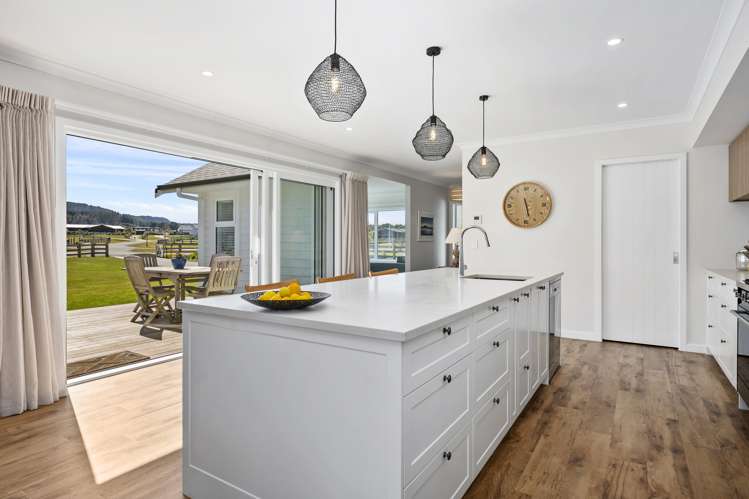 9 Kanuka Grove Kinloch_12