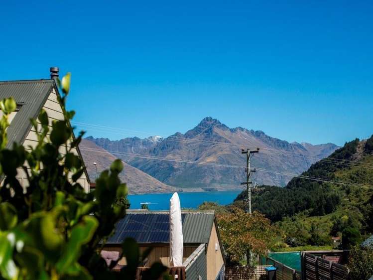 22b Watts Road Fernhill/Sunshine Bay_16