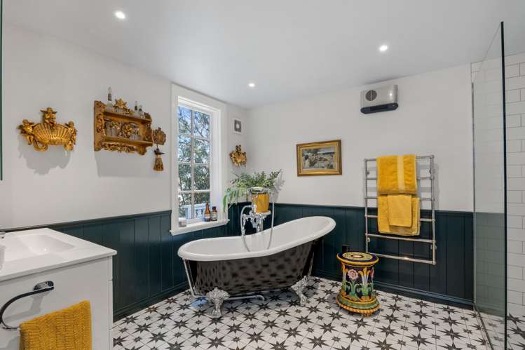 1 Main Road Governors Bay_17