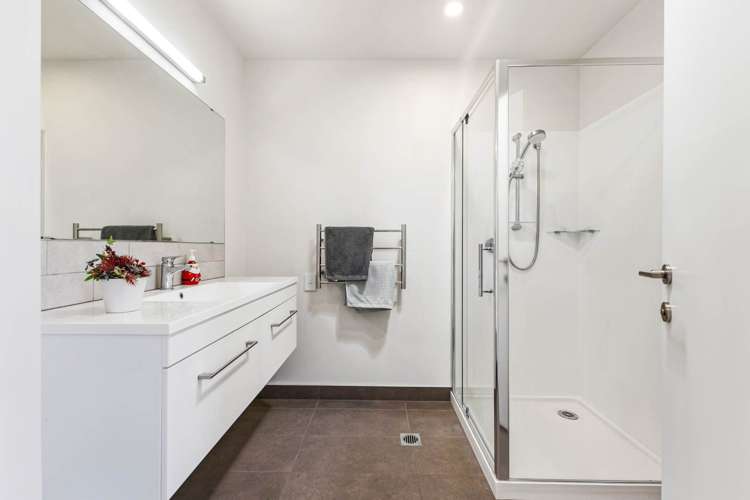 21 Gateway Avenue Beachlands_15