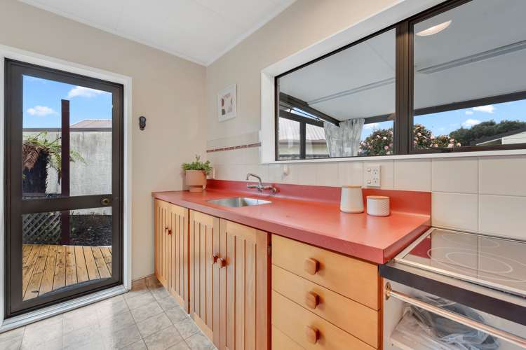 6 Helena Way The Wood_6