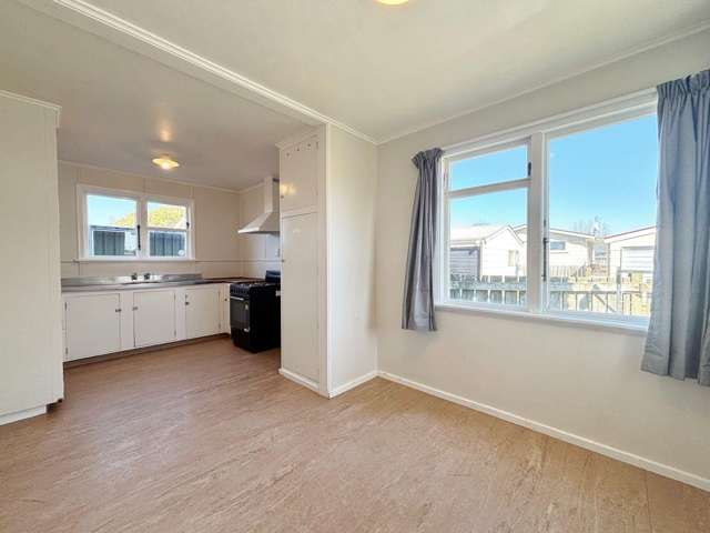 20 Bournemouth Cr Aranui_3