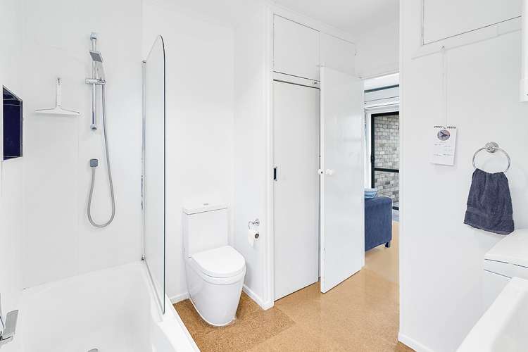 38 Queenwood Avenue Queenwood_23