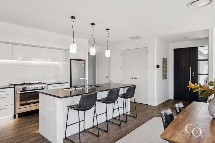 51 Kahuparere Crescent Pyes Pa_8