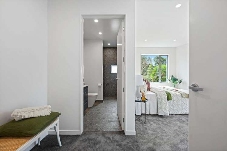 24E Pickering Crescent 1054_10