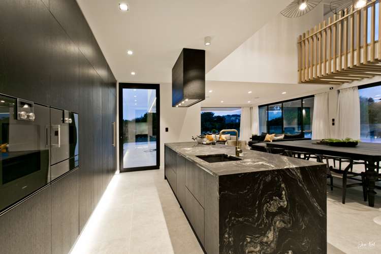 26 Lynwood Grove Dairy Flat_10