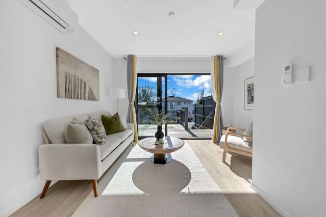 2/13 Grove Lane Pakuranga Heights_4
