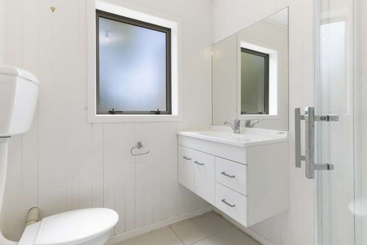 304 Glengarry Road Glen Eden_7