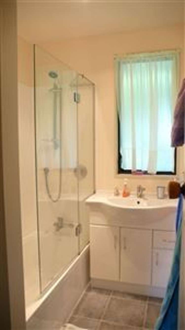 2/141 Spinella Drive Bayview_9