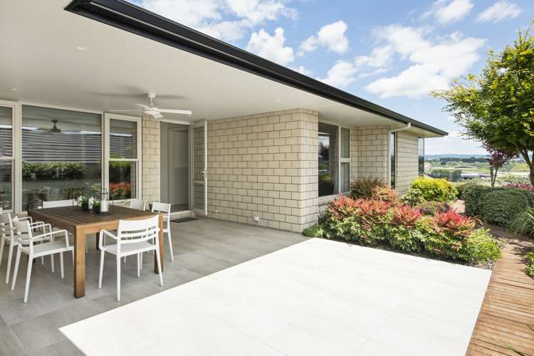 30 Broadwater Close Pyes Pa_14