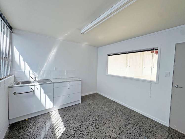 169 Morrin Road St Johns_6