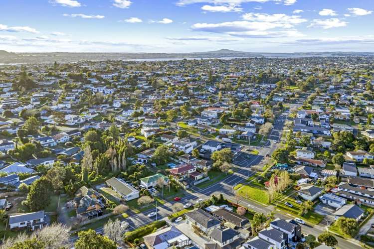 151, 153 & 155 Gossamer Drive Pakuranga_16