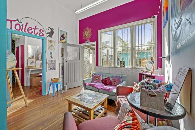 12 Bow Street Raglan_11
