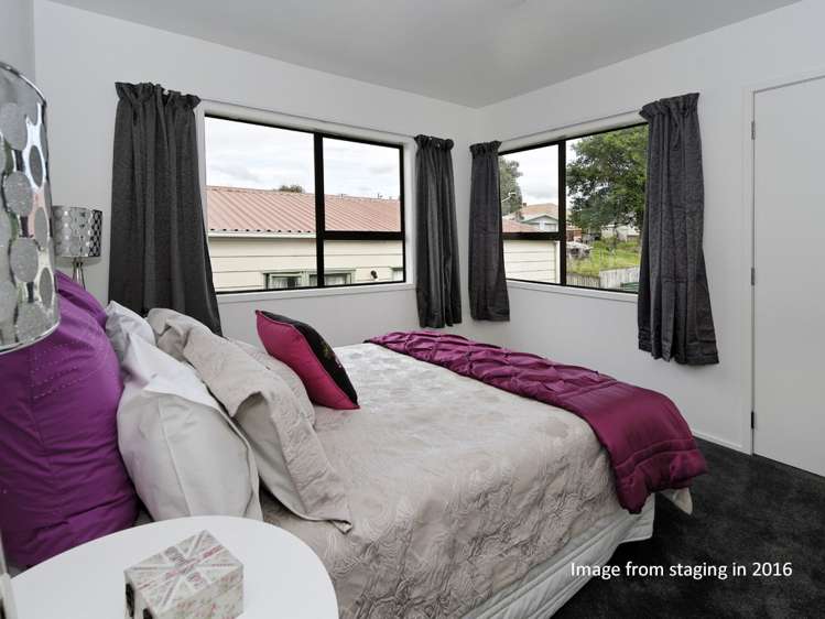 2/14 Kelkirk Street Kelston_15