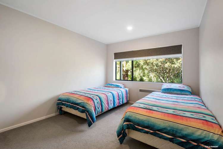 8 Crestview Place Browns Bay_18