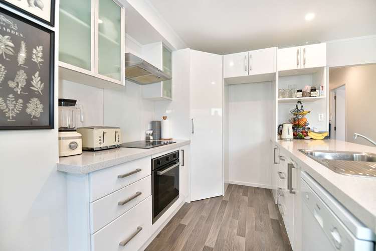 3/596 Whangaparaoa Road Stanmore Bay_1